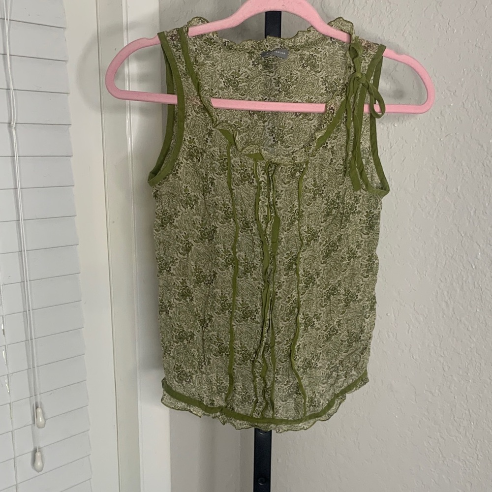 Y2K vintage Ann Taylor sheer Olive Lace Sleeveless whimsical feminine dainty top